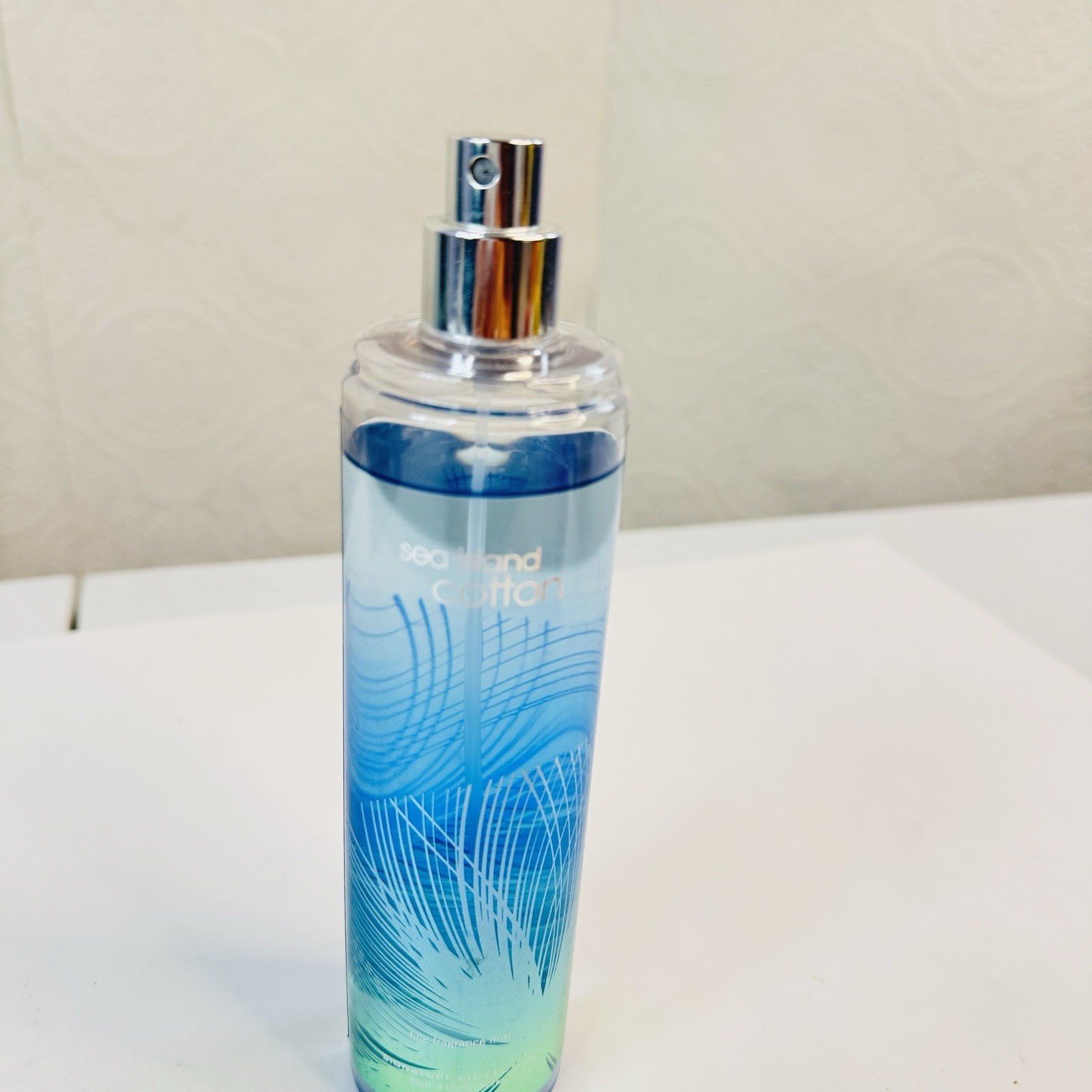 Bath & Body Works Sea Island Cotton Body Spray, 8 oz Fragrance Discontinued