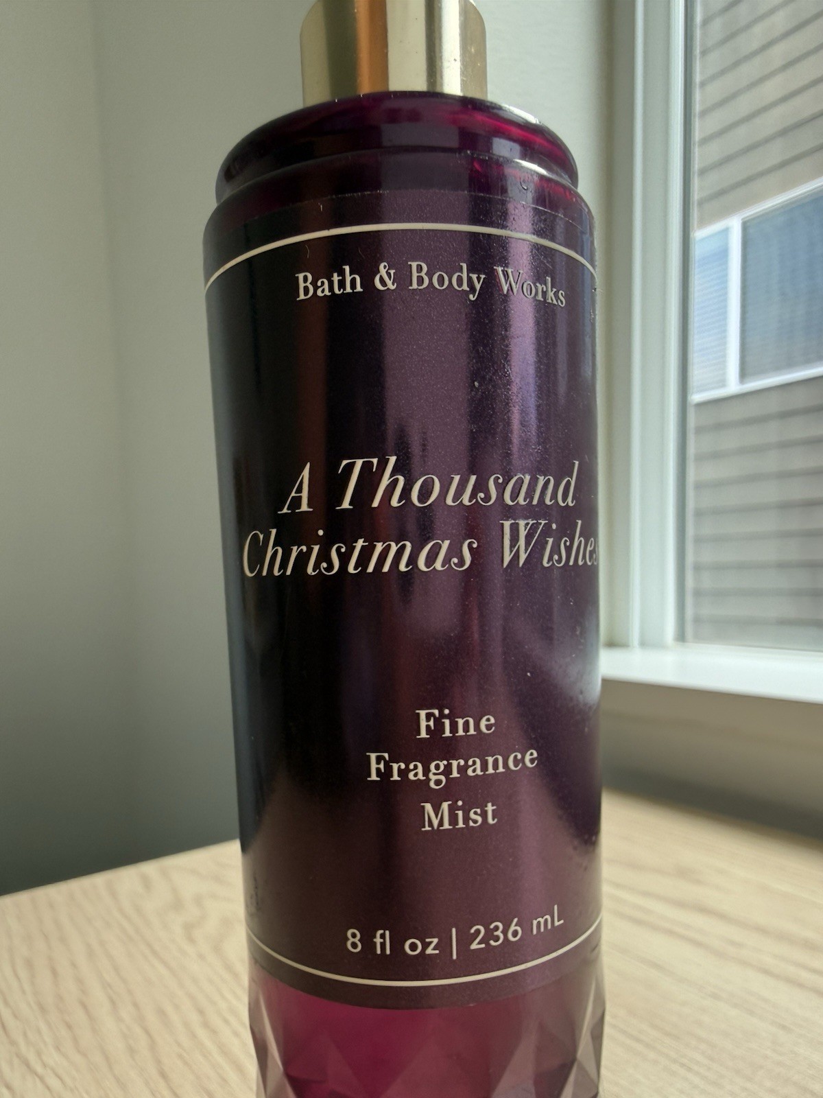 Bath & Body Works A Thousand Christmas Wishes – 8oz Body Mist – No Lid – Read