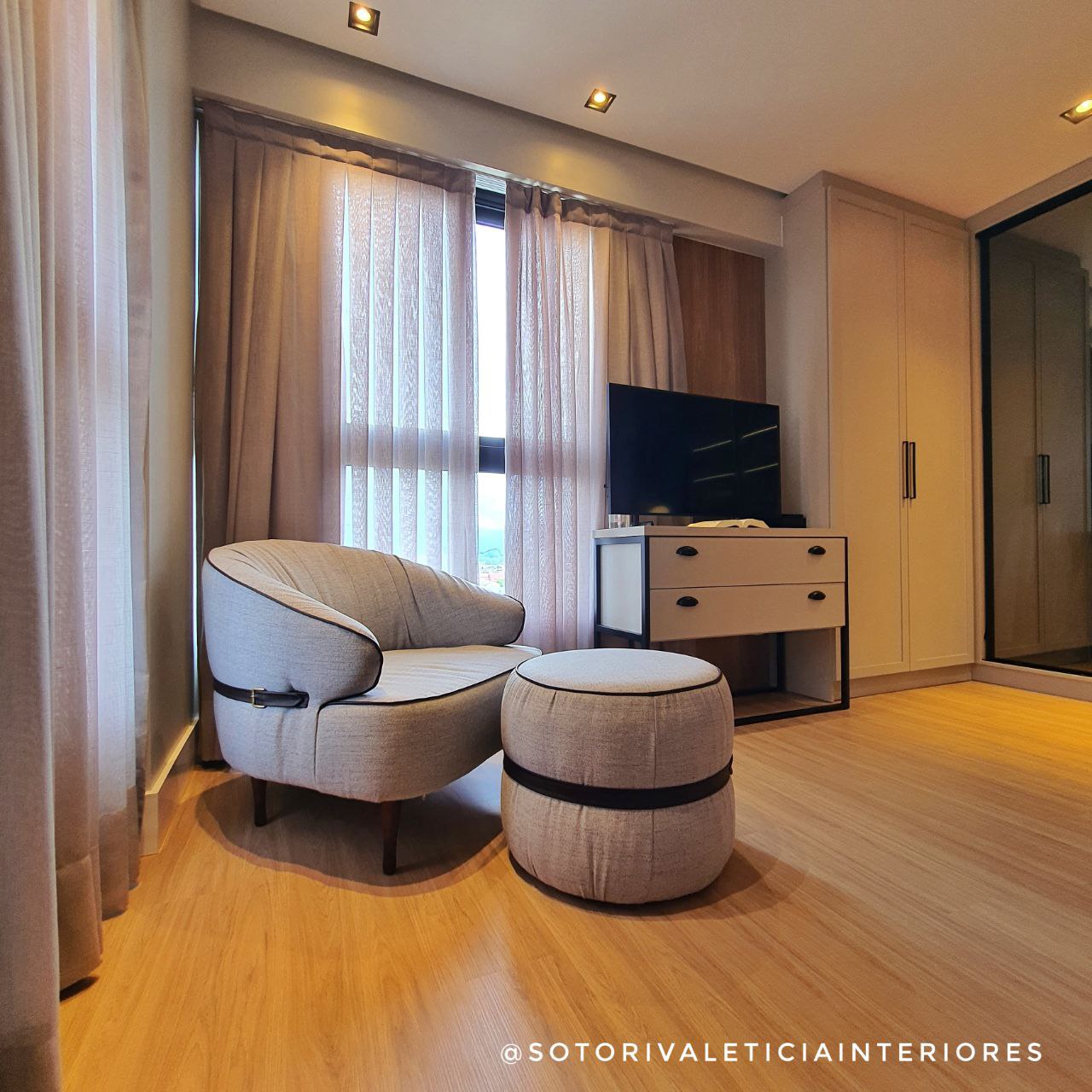 SUITE (2)