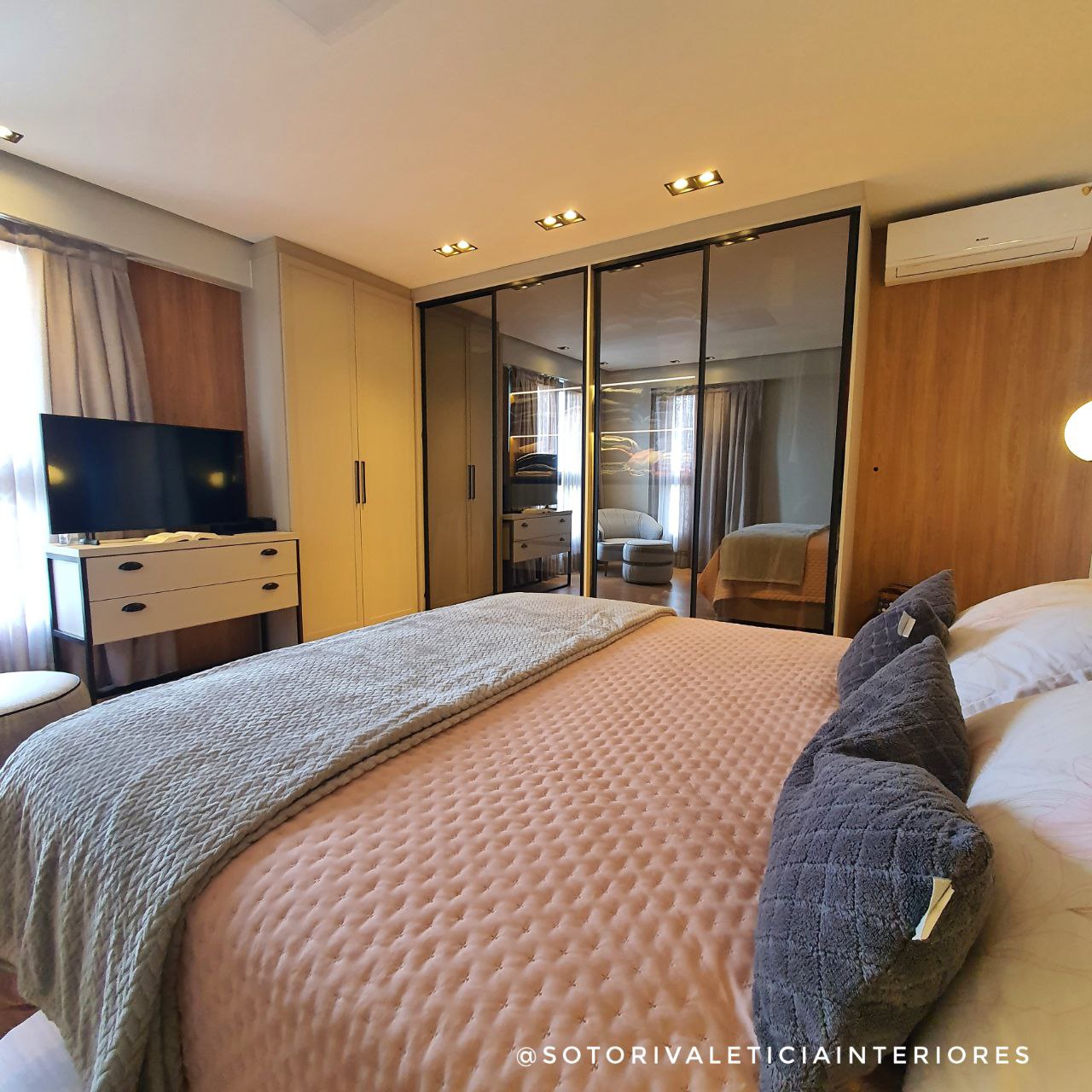SUITE (3)
